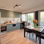 Terrasse, Appartement Renove Dans Le 15E Arr